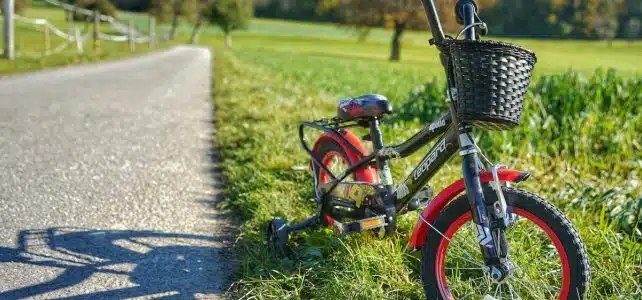 Quel est le meilleur âge pour initier les enfants à la pratique du vélo à roulettes ?